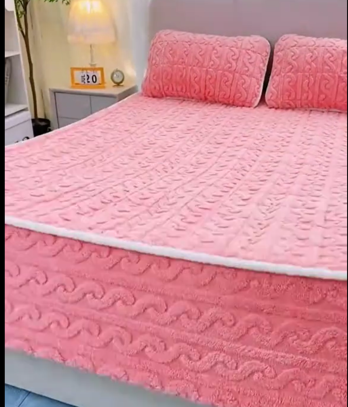 Cozy Velvet Winter Bedspread