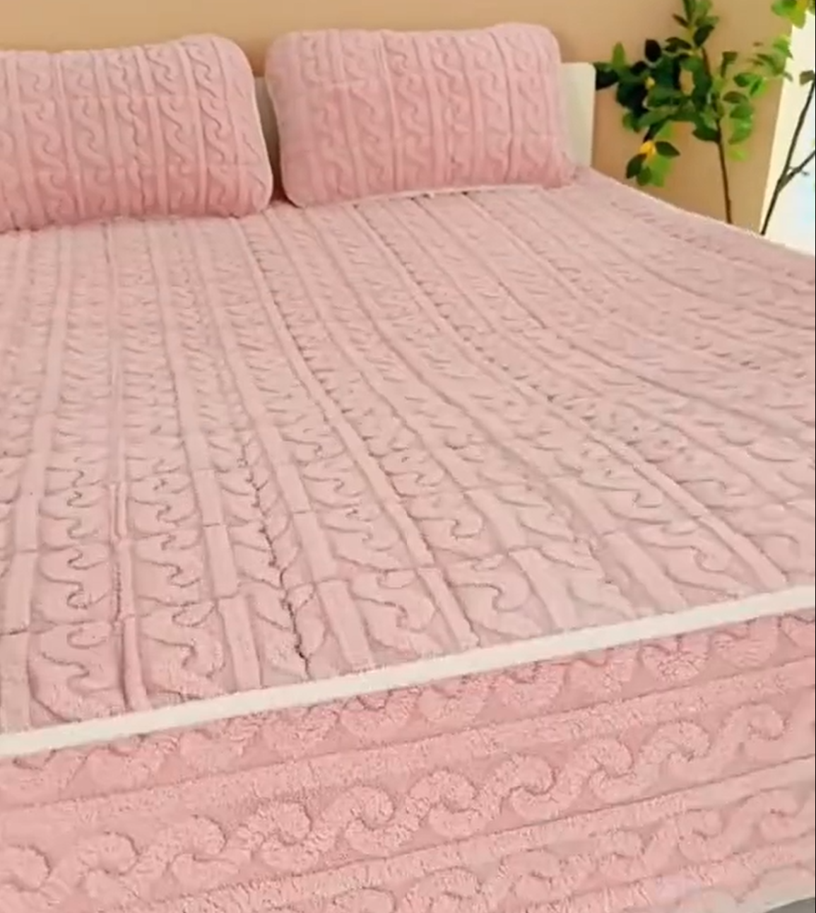 Cozy Velvet Winter Bedspread