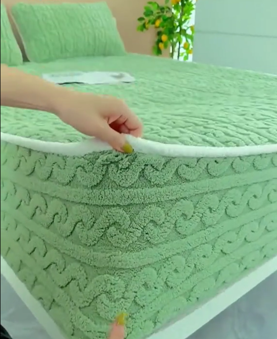Cozy Velvet Winter Bedspread