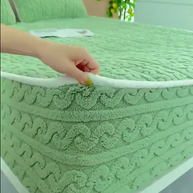 Cozy Velvet Winter Bedspread