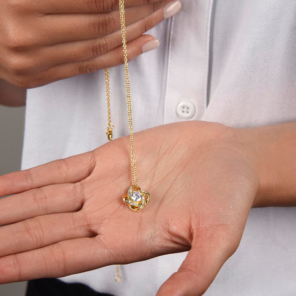 Amor que nunca se desvanece: collar de corazón para hija — Collar Nudo de Amor, acabado en oro blanco de 14k