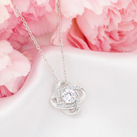 Amor que nunca se desvanece: collar de corazón para hija — Collar Nudo de Amor, acabado en oro blanco de 14k