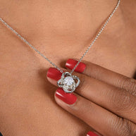 Un regalo brillante de amor – Collar Nudo de Amor para tu preciosa hija