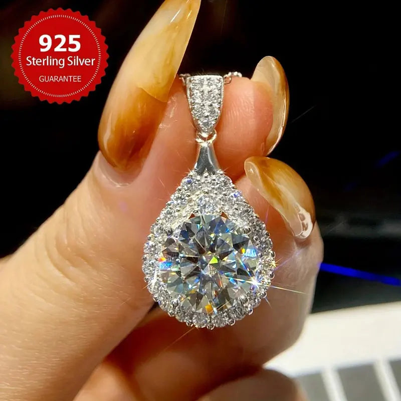 Collar con Gota de Agua Brillante