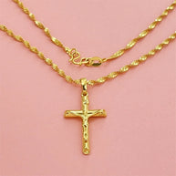 Elegante collar de cruz de oro