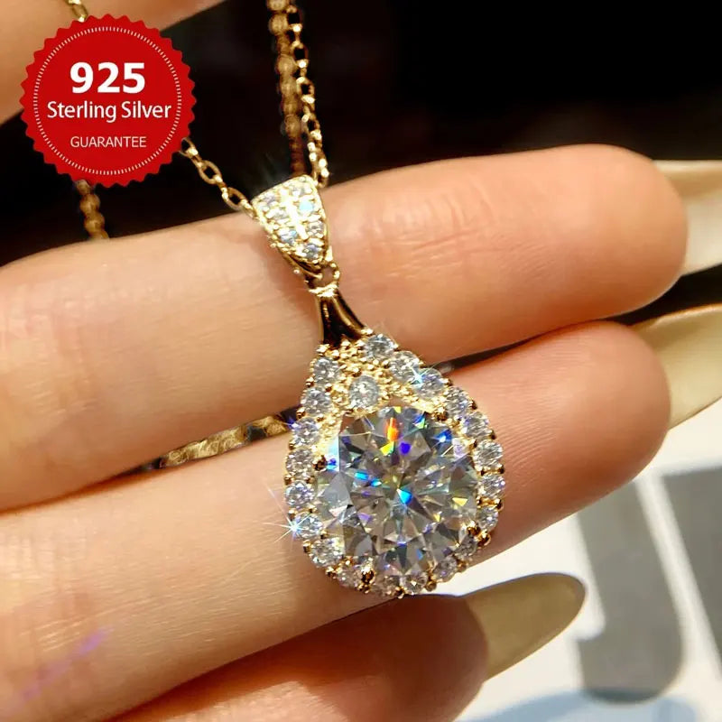 Collar con Gota de Agua Brillante